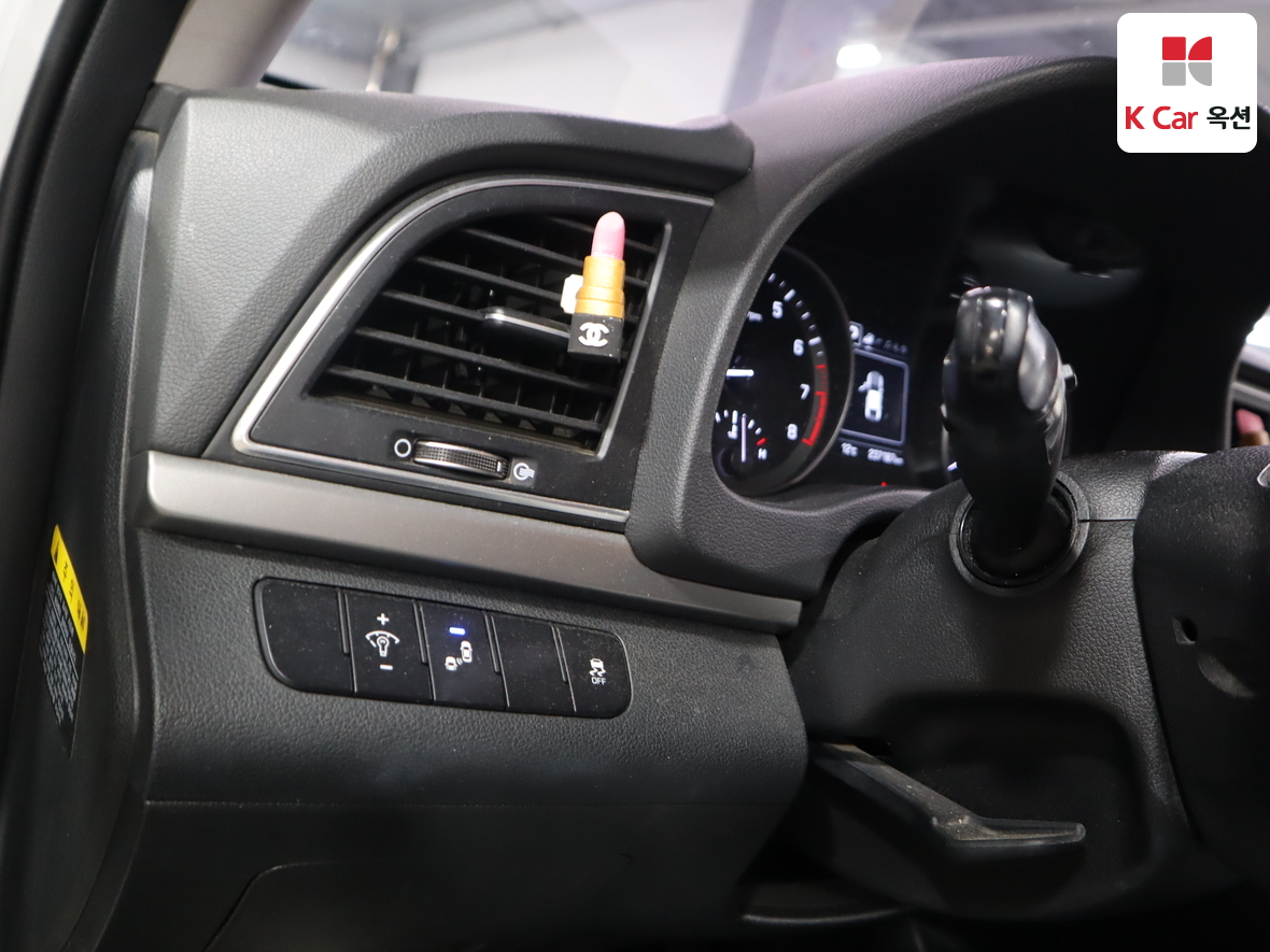 Hyundai Elantra 2018 - Image 9