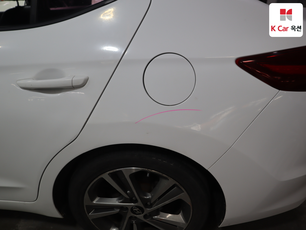 Hyundai Elantra 2018 - Image 40