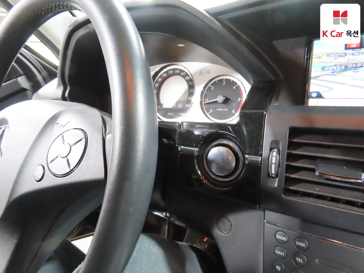 Mercedes-Benz GLK-Class 2012 - Image 11