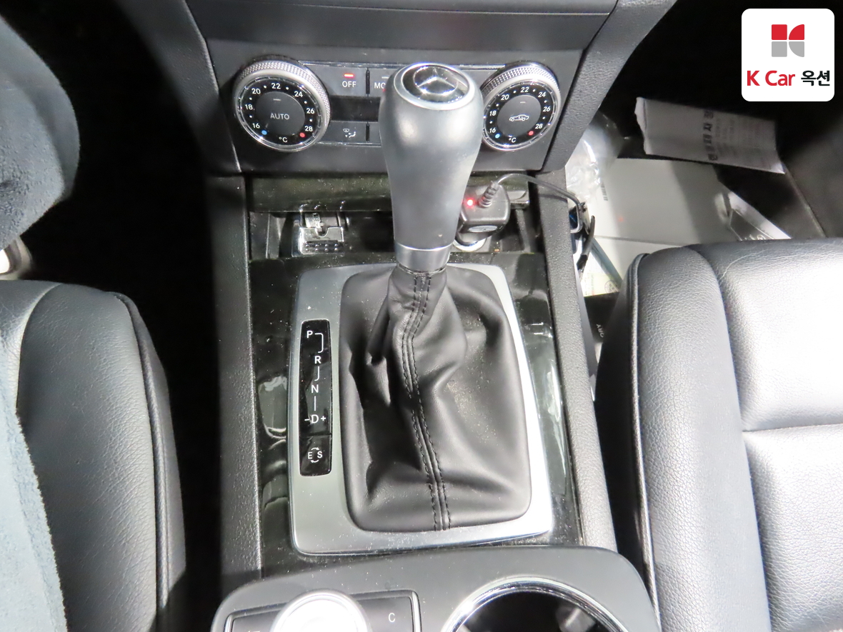 Mercedes-Benz GLK-Class 2012 - Image 17