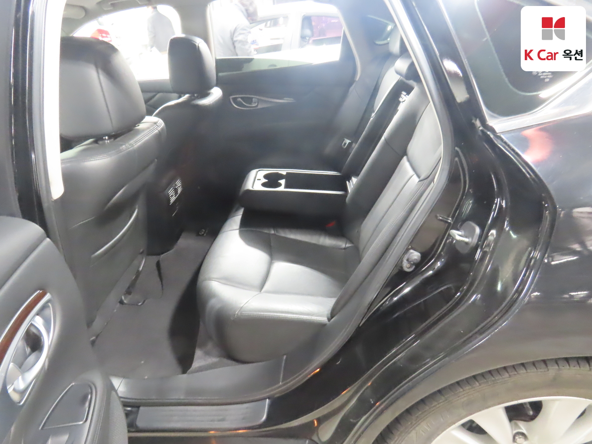 Infiniti M37 2011 - Image 26
