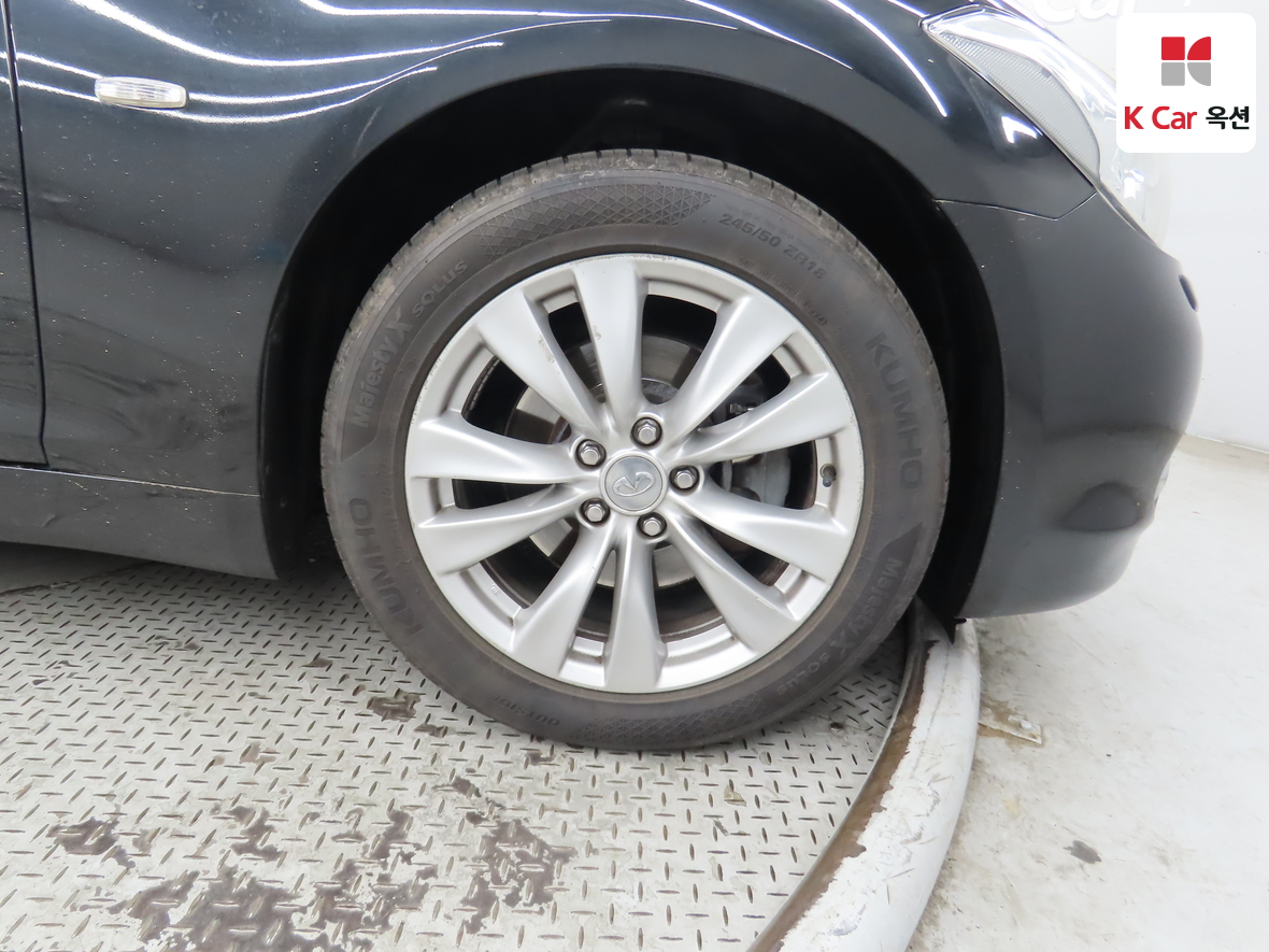 Infiniti M37 2011 - Image 49