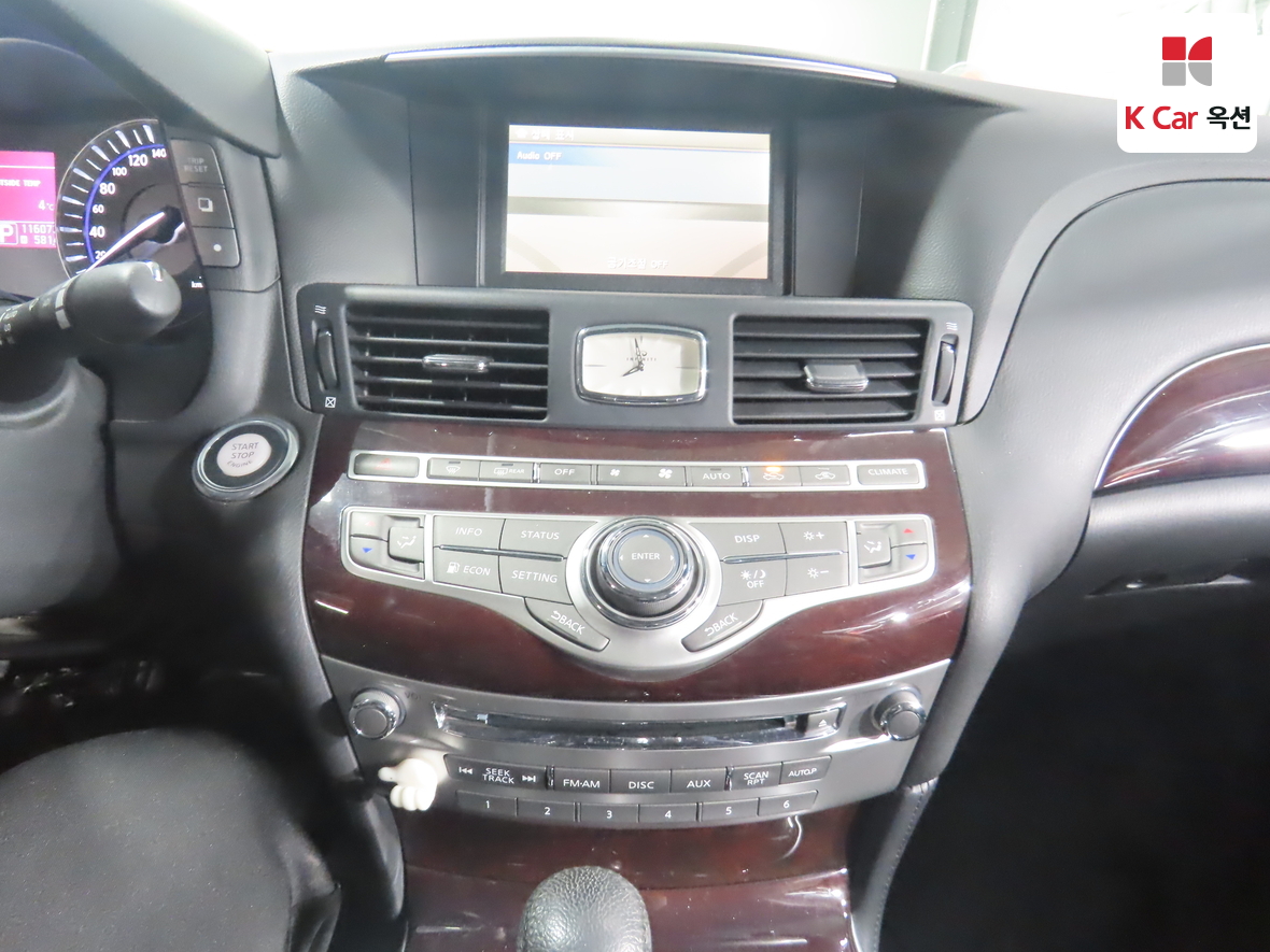 Infiniti M37 2011 - Image 6