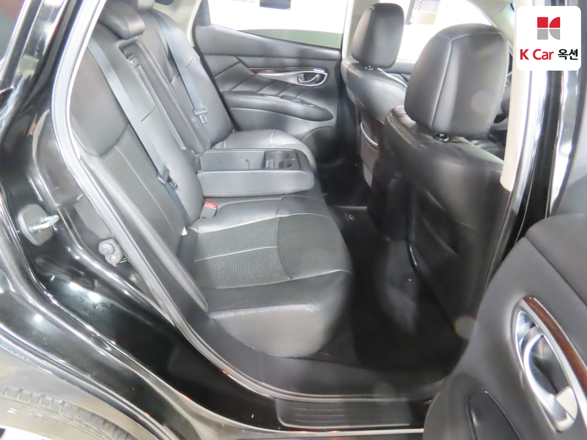 Infiniti M37 2011 - Image 30