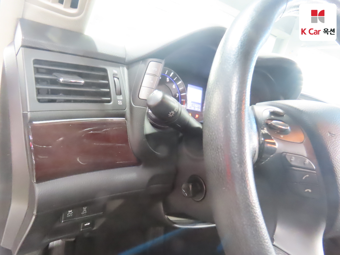 Infiniti M37 2011 - Image 9