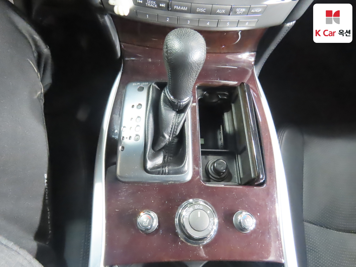 Infiniti M37 2011 - Image 17