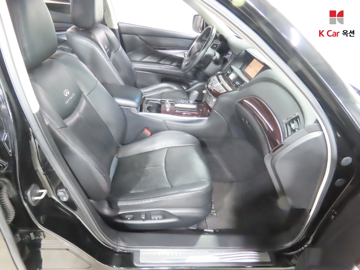 Infiniti M37 2011 - Image 32