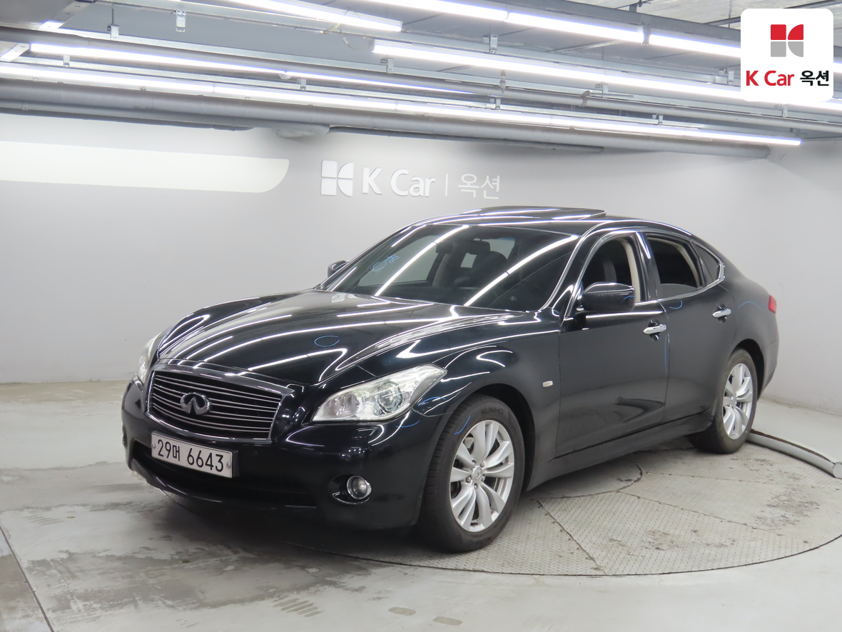 Infiniti M37 2011 - Image 1