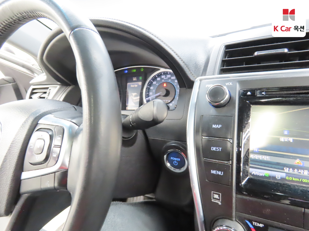 تويوتا كامري 2015 - صورة 11