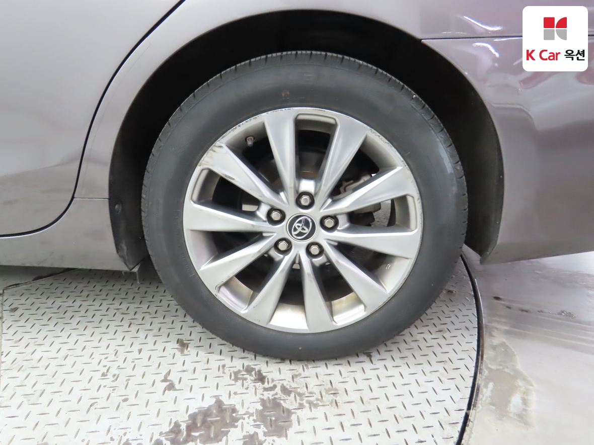 تويوتا كامري 2015 - صورة 45