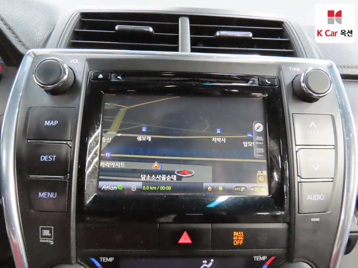 تويوتا كامري 2015 - صورة 14