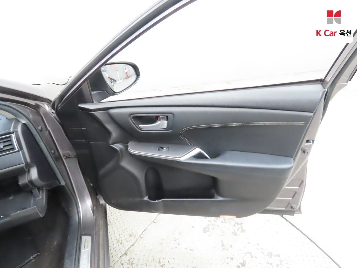 تويوتا كامري 2015 - صورة 31