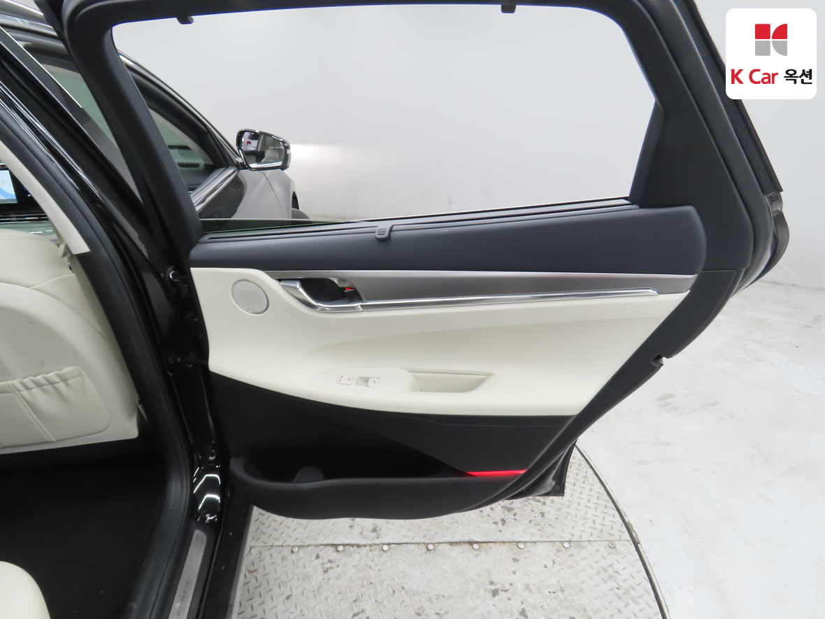 Hyundai Grandeur 2023 - Image 28