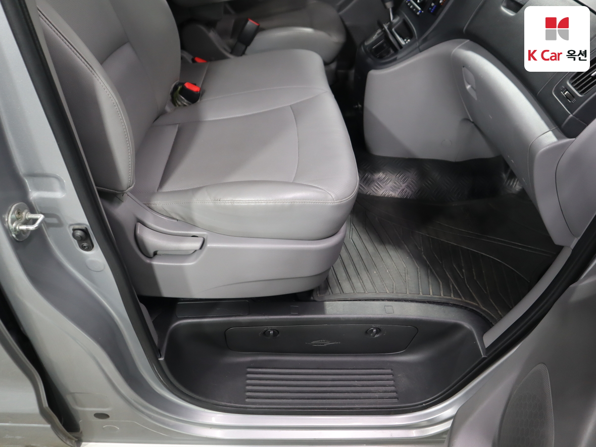 هيونداي جراند ستاريكس 2017 - صورة 28