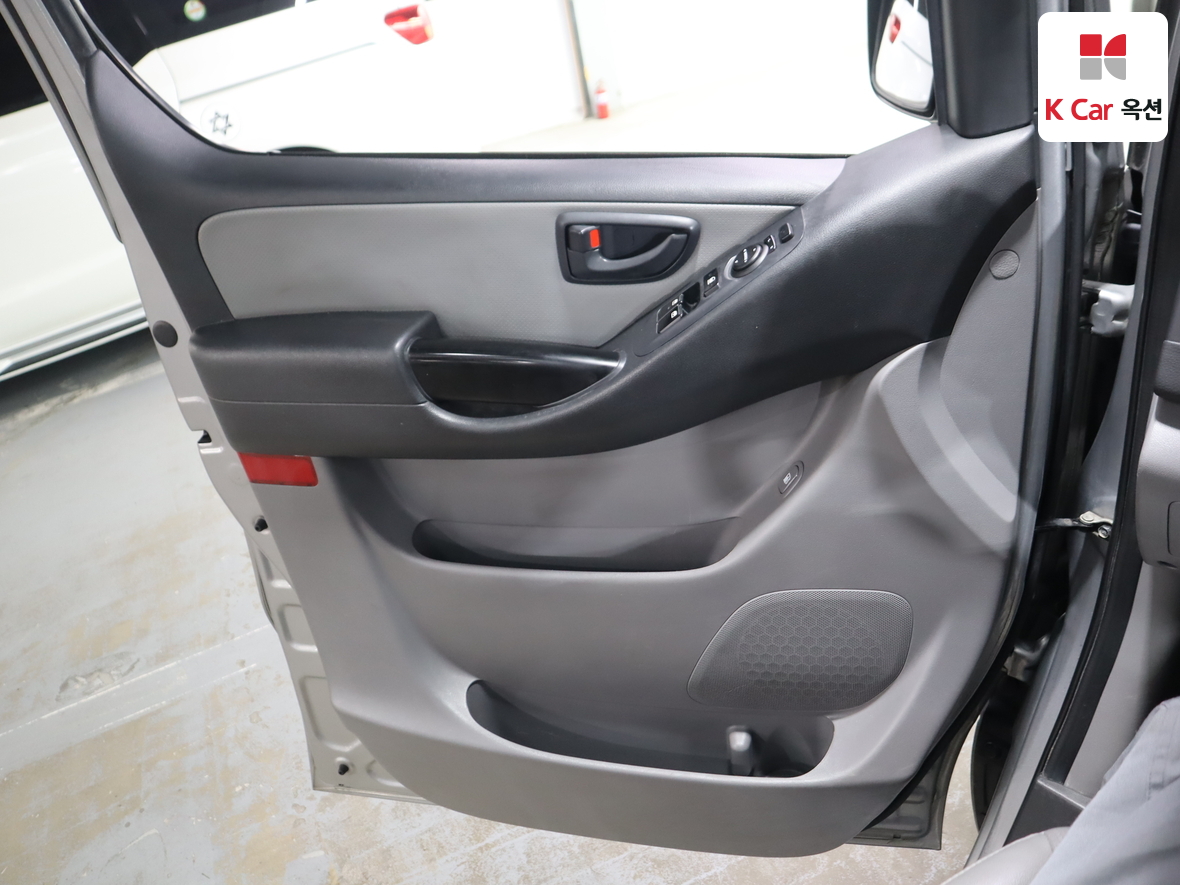 هيونداي جراند ستاريكس 2017 - صورة 8