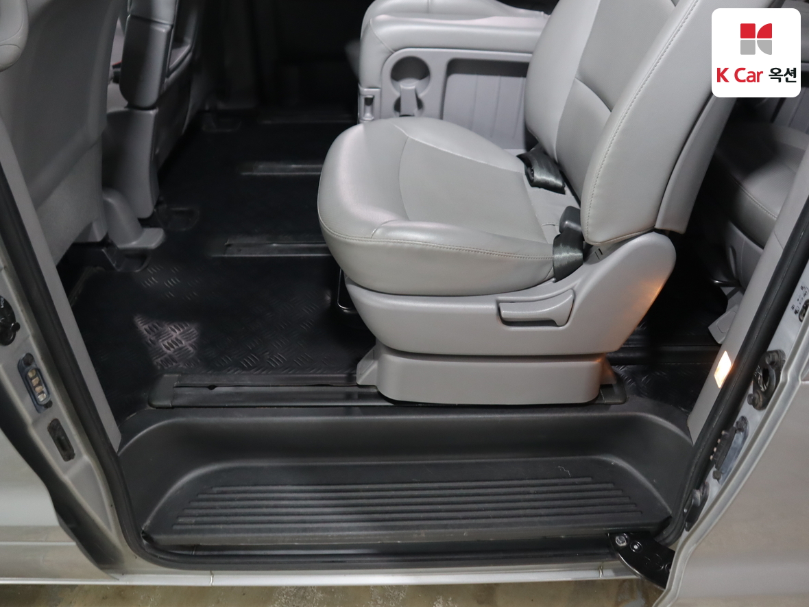 هيونداي جراند ستاريكس 2017 - صورة 22