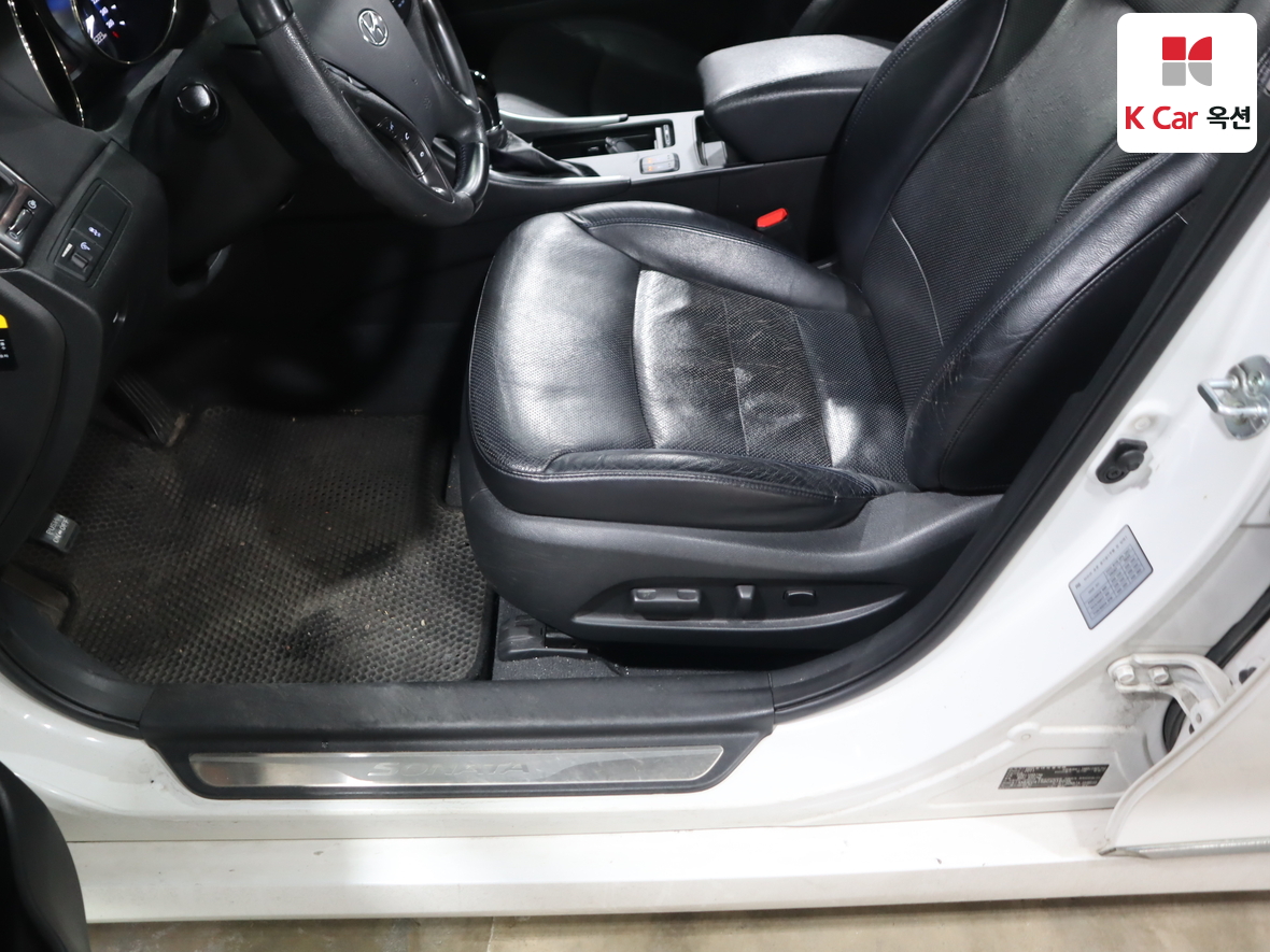 Hyundai Sonata 2012 - Image 19