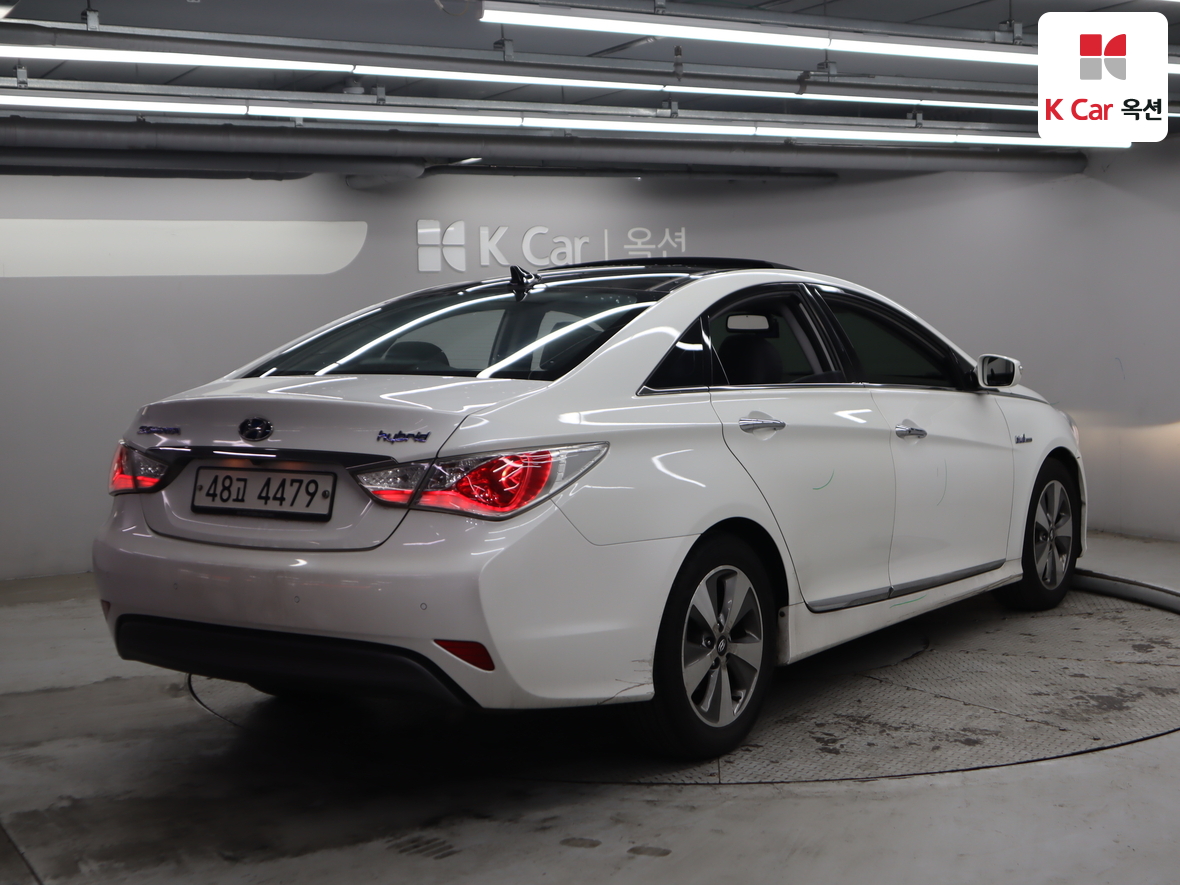 Hyundai Sonata 2012 - Image 2