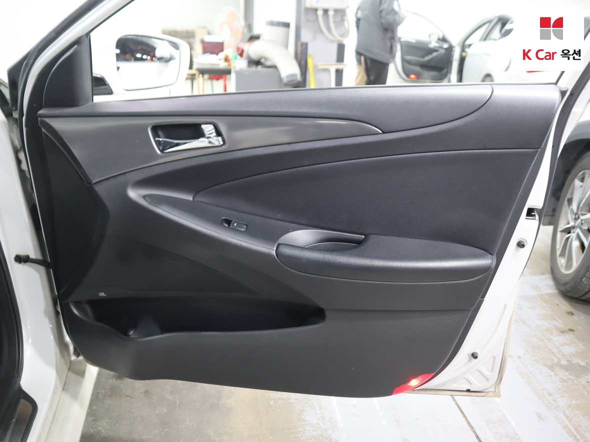 Hyundai Sonata 2012 - Image 32