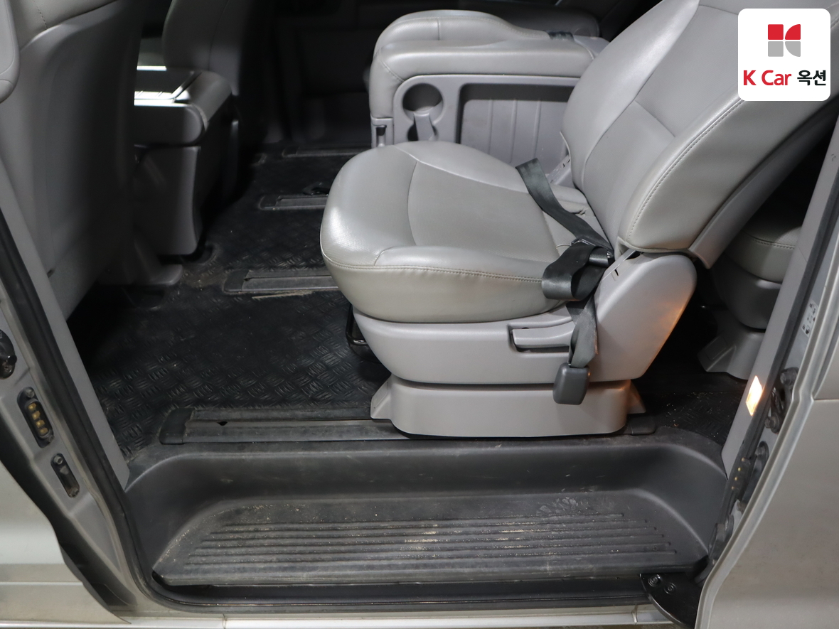 هيونداي جراند ستاريكس 2016 - صورة 23