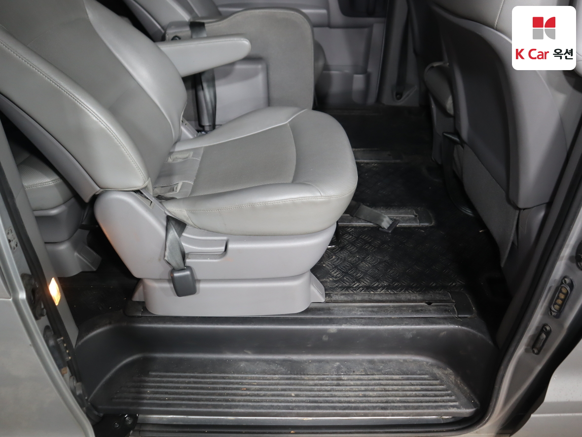 هيونداي جراند ستاريكس 2016 - صورة 27