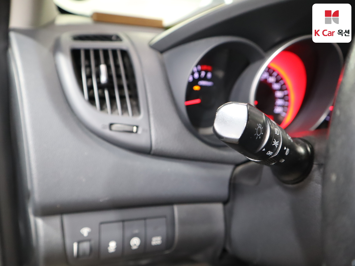 كيا فورتي 2011 - صورة 9