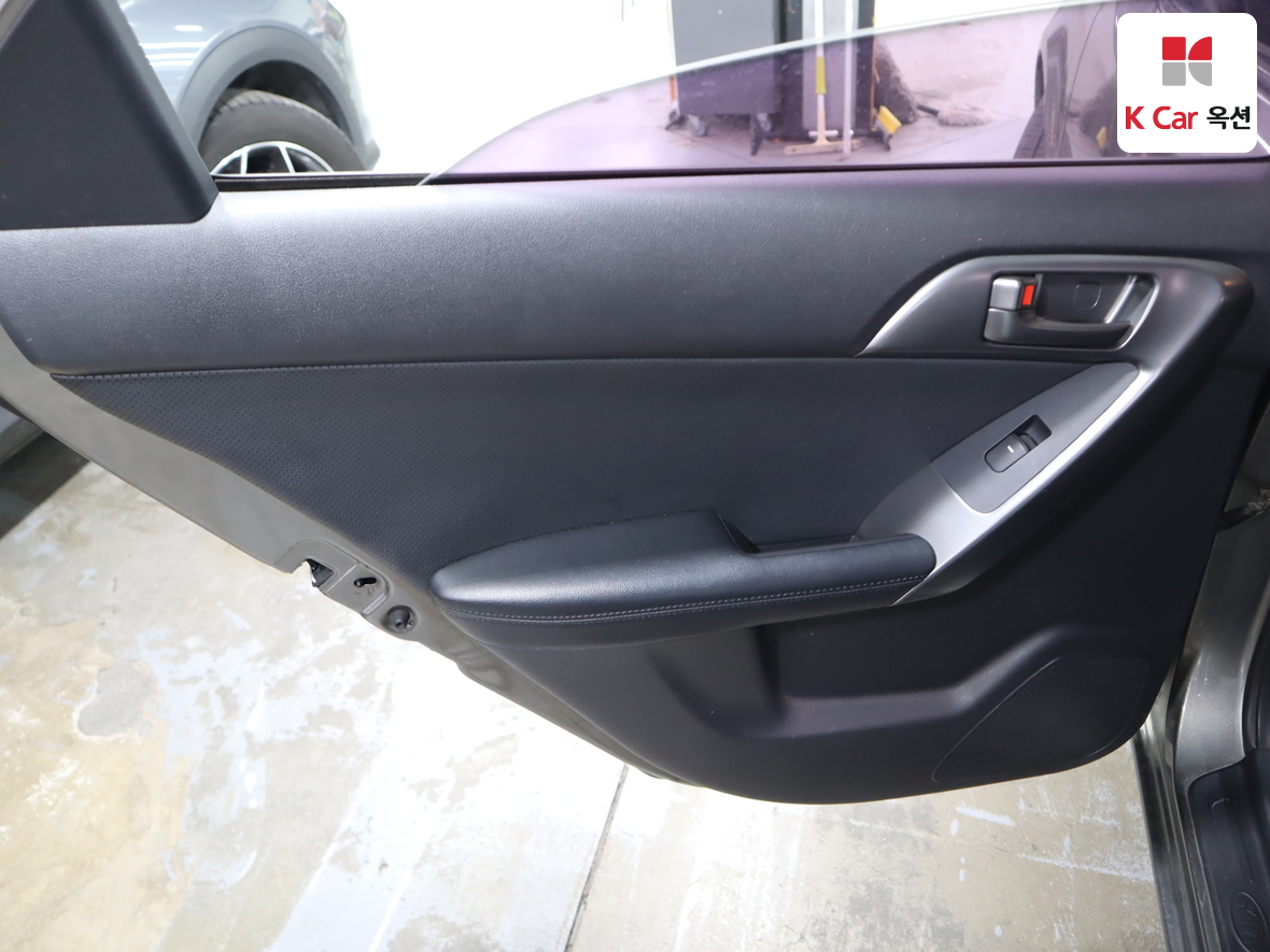 كيا فورتي 2011 - صورة 22