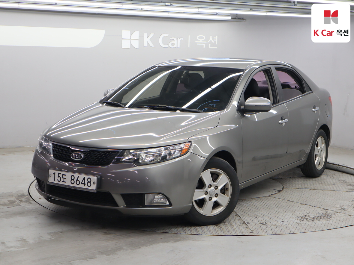 كيا فورتي 2011 - صورة 1