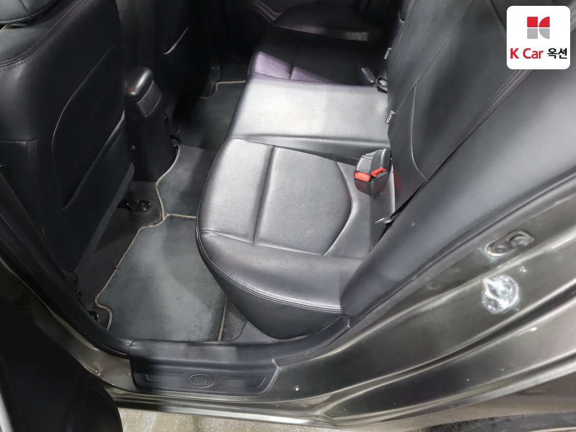 كيا فورتي 2011 - صورة 23