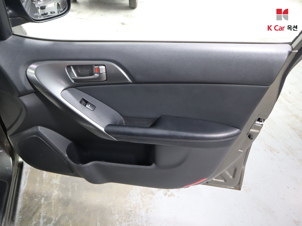 كيا فورتي 2011 - صورة 28