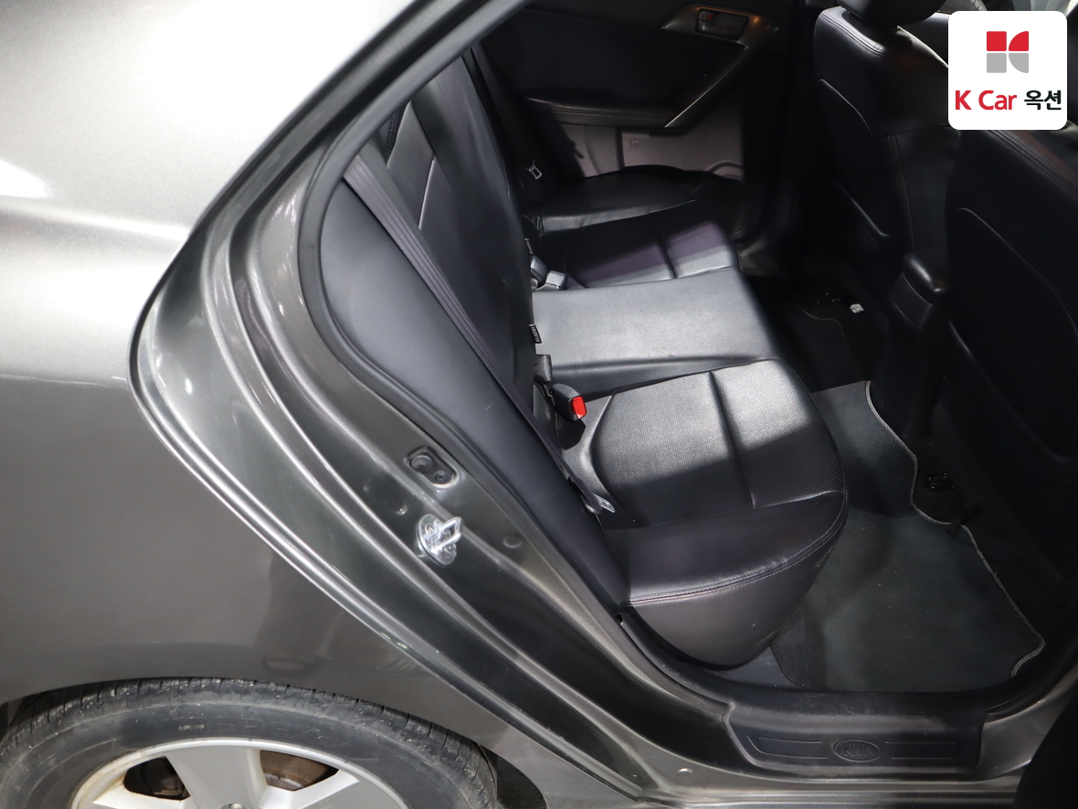 كيا فورتي 2011 - صورة 27