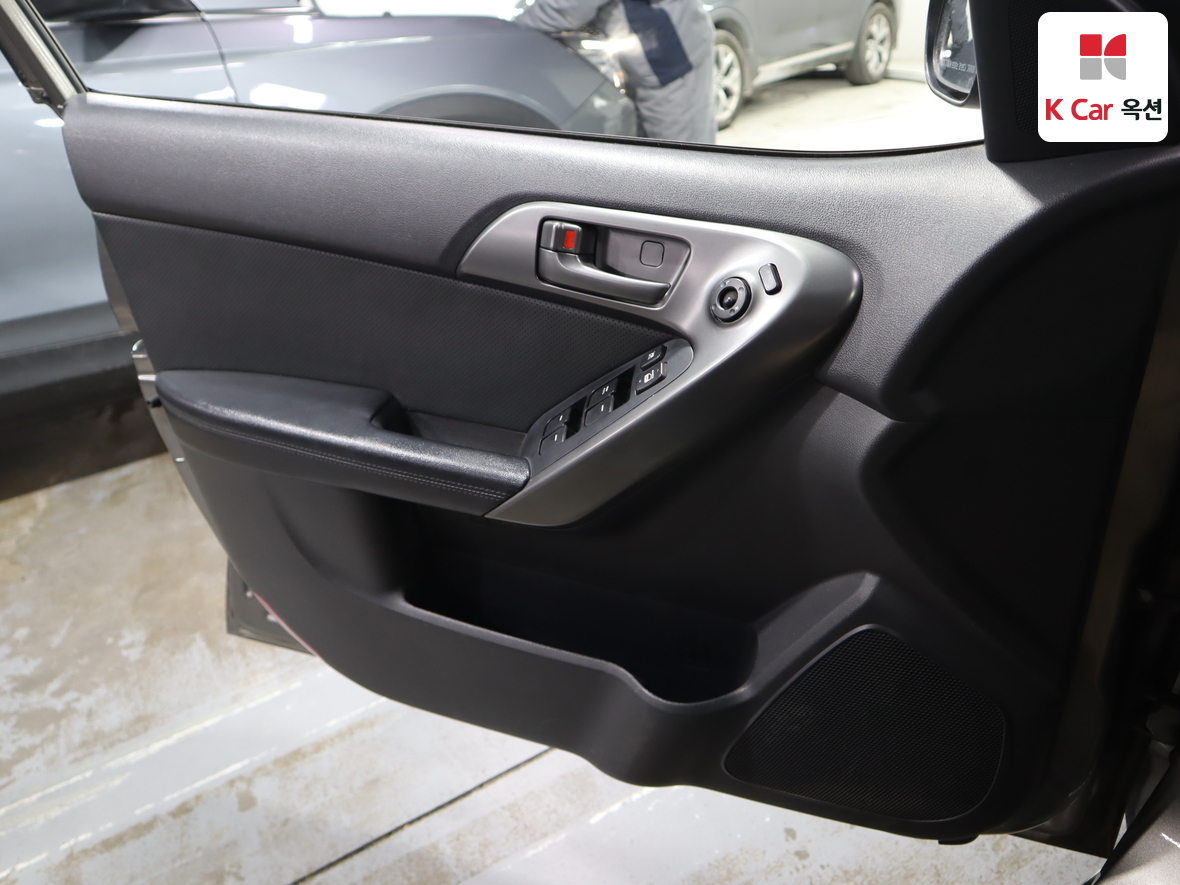 كيا فورتي 2011 - صورة 8