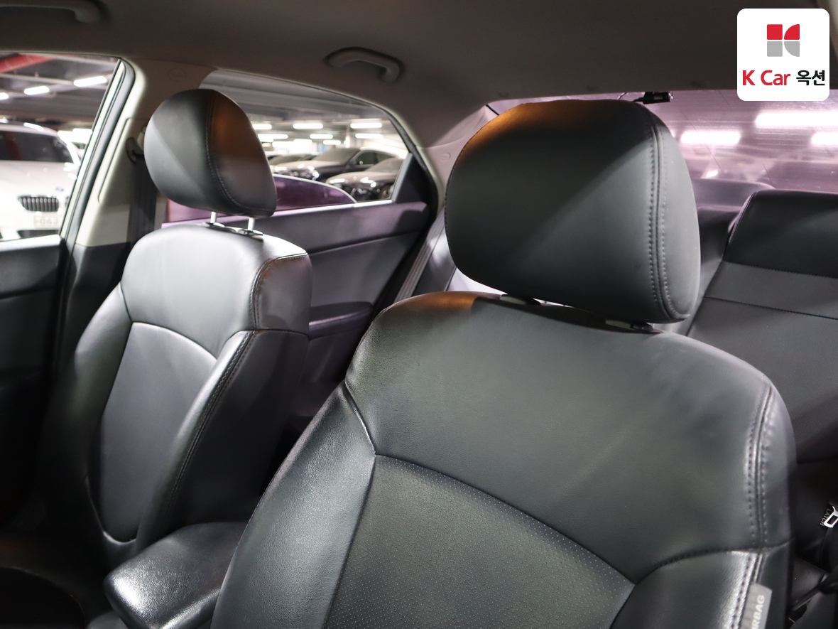 كيا فورتي 2011 - صورة 19