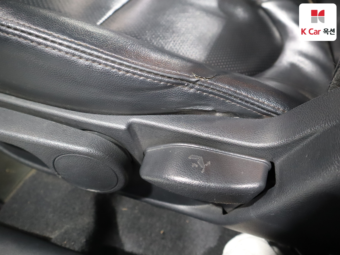 كيا فورتي 2011 - صورة 20