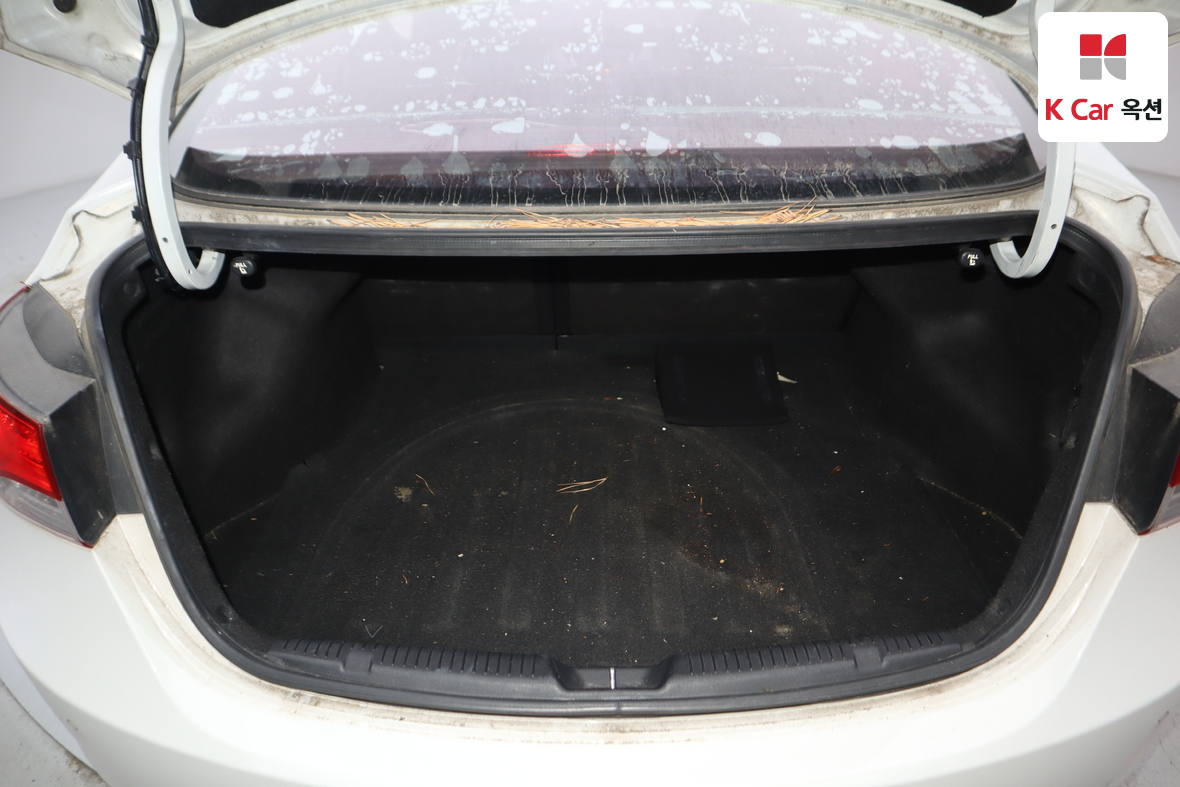 Hyundai Elantra 2012 - Image 27