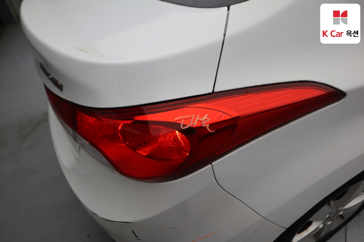 Hyundai Elantra 2012 - Image 36