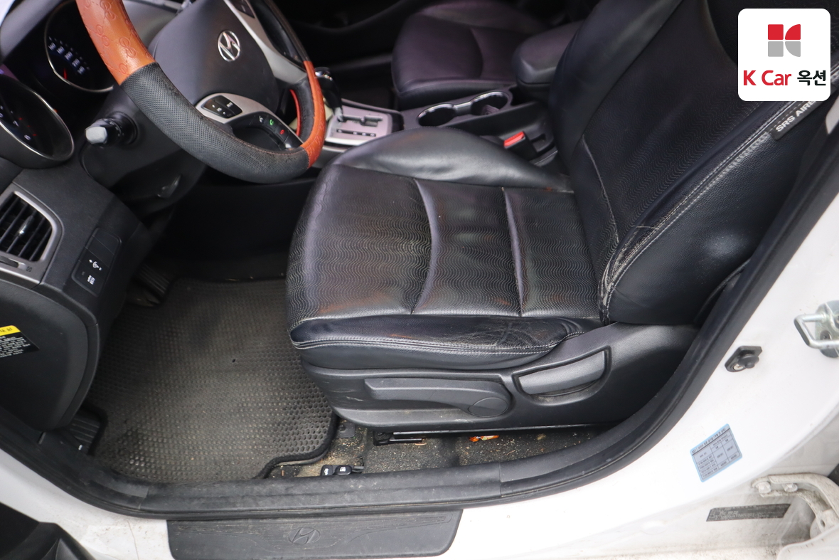 Hyundai Elantra 2012 - Image 20