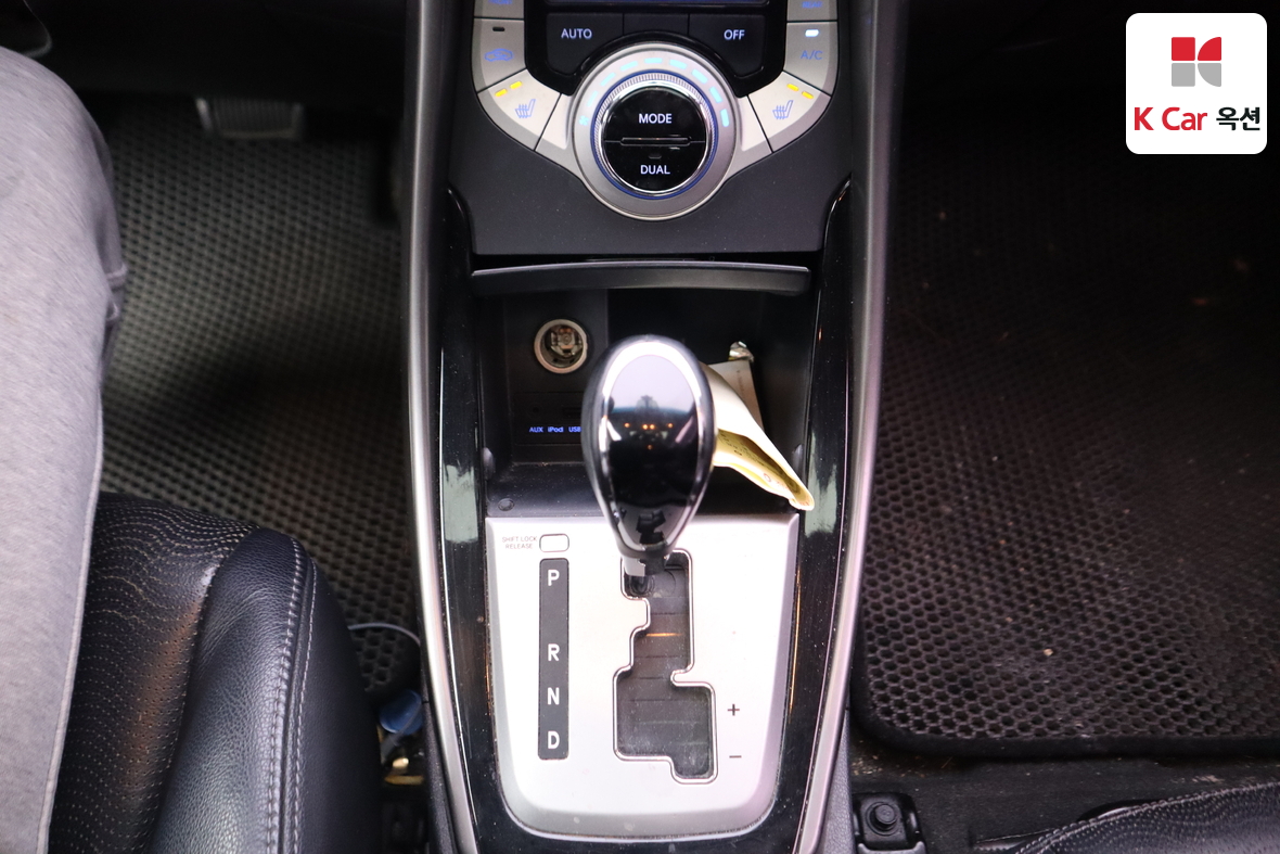 Hyundai Elantra 2012 - Image 17