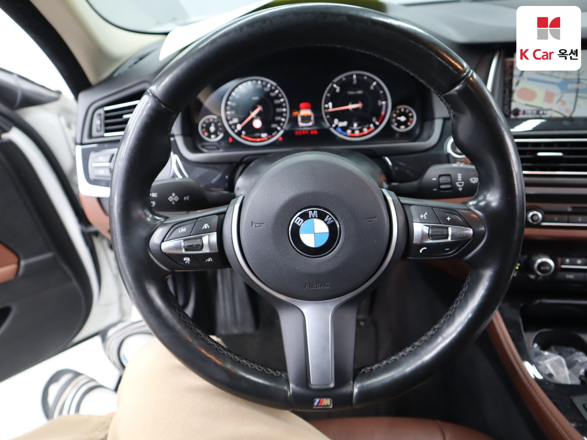 BMW 5 Series 2016 - Image 10