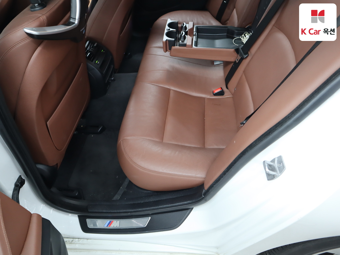 BMW 5 Series 2016 - Image 25