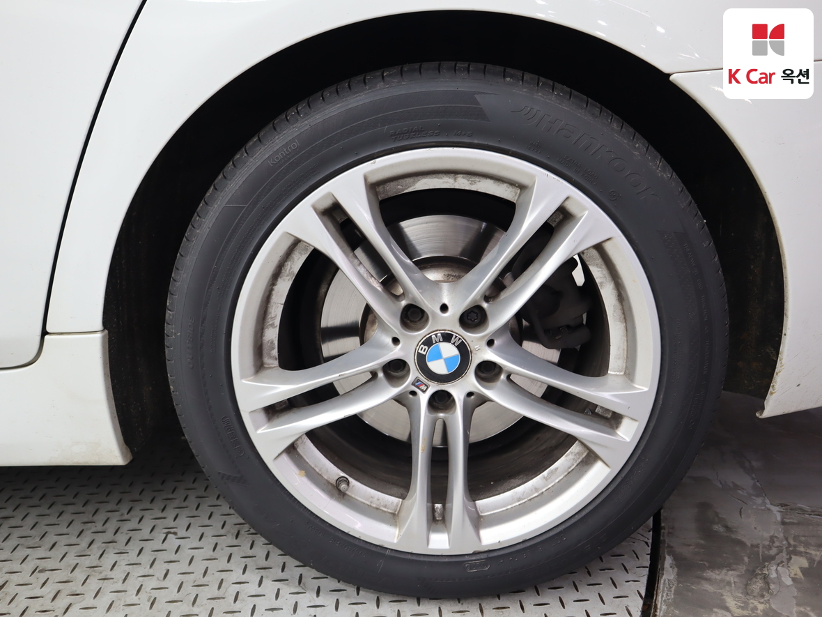 BMW 5 Series 2016 - Image 46