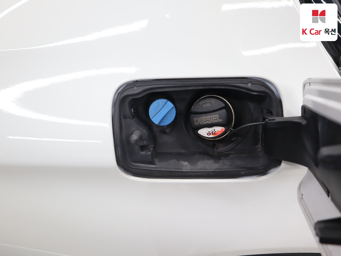 BMW 5 Series 2016 - Image 26