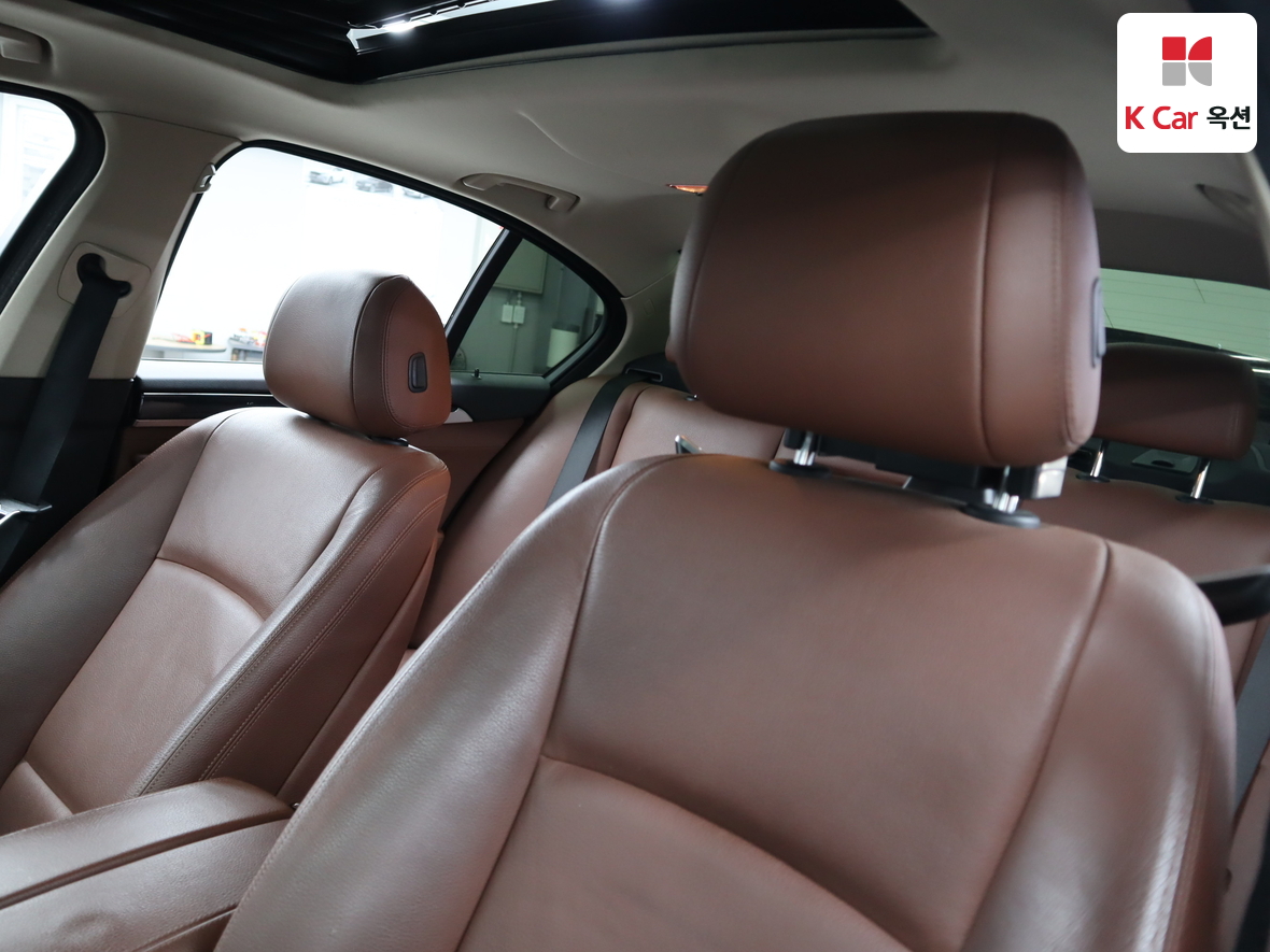 BMW 5 Series 2016 - Image 19