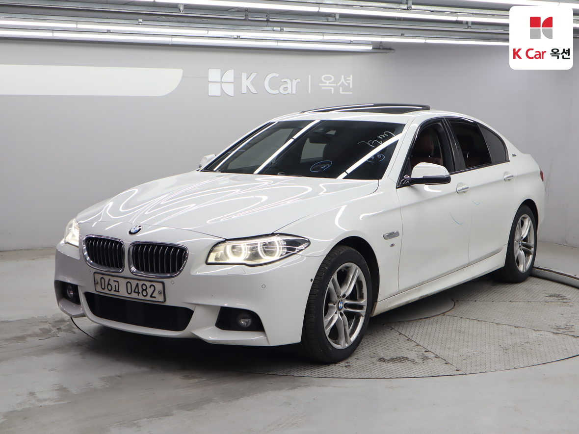 BMW 5 Series 2016 - Image 1