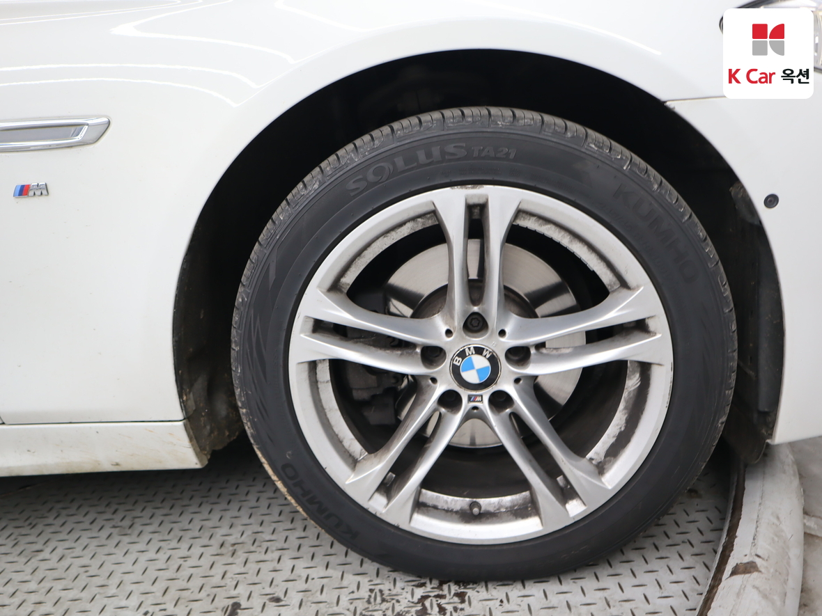 BMW 5 Series 2016 - Image 44