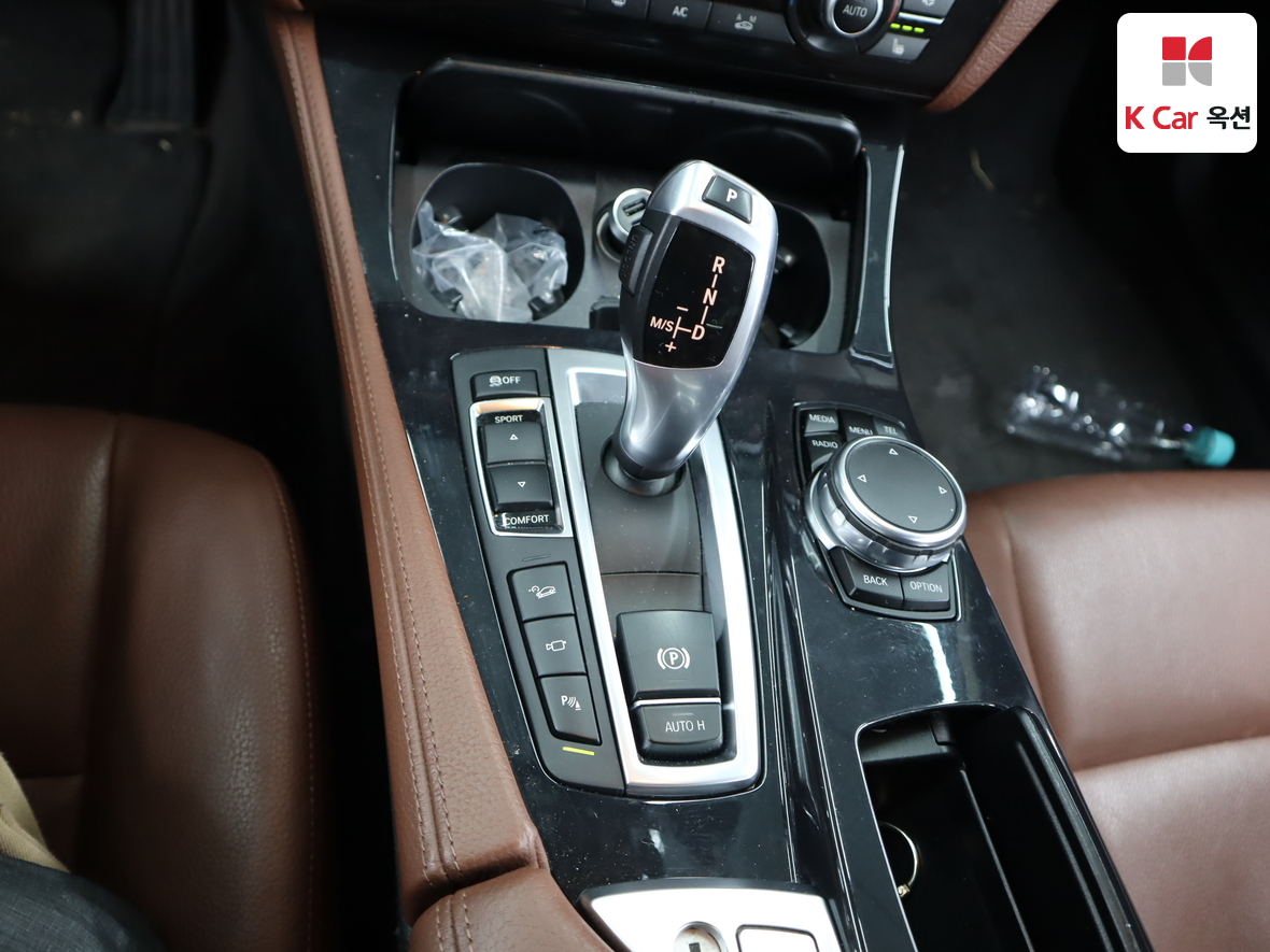 BMW 5 Series 2016 - Image 16