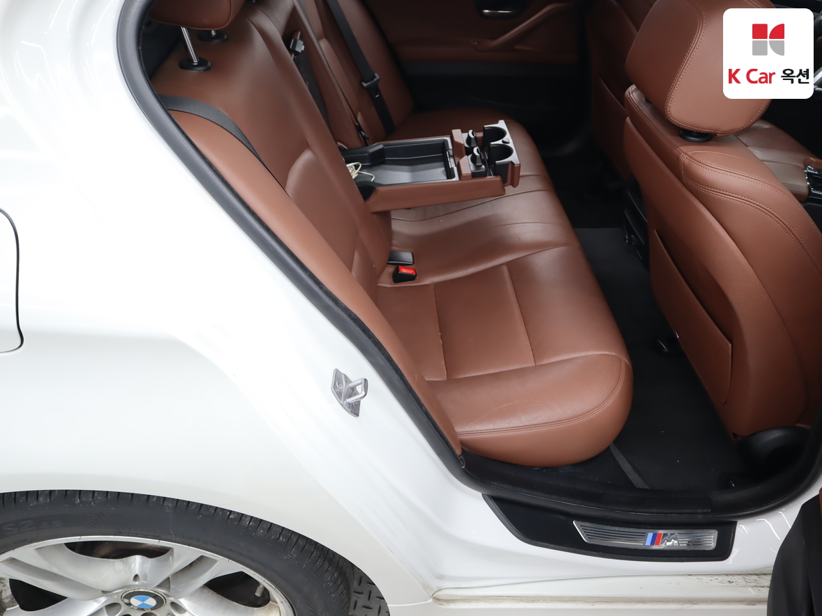 BMW 5 Series 2016 - Image 30