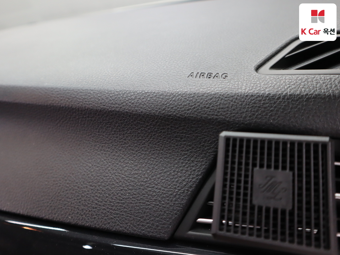 BMW 5 Series 2016 - Image 33