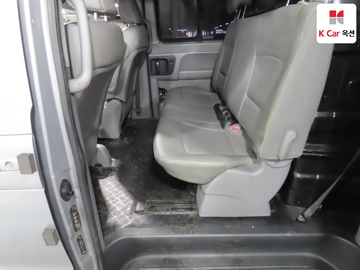 Hyundai Grand Starex 2017 - Image 23