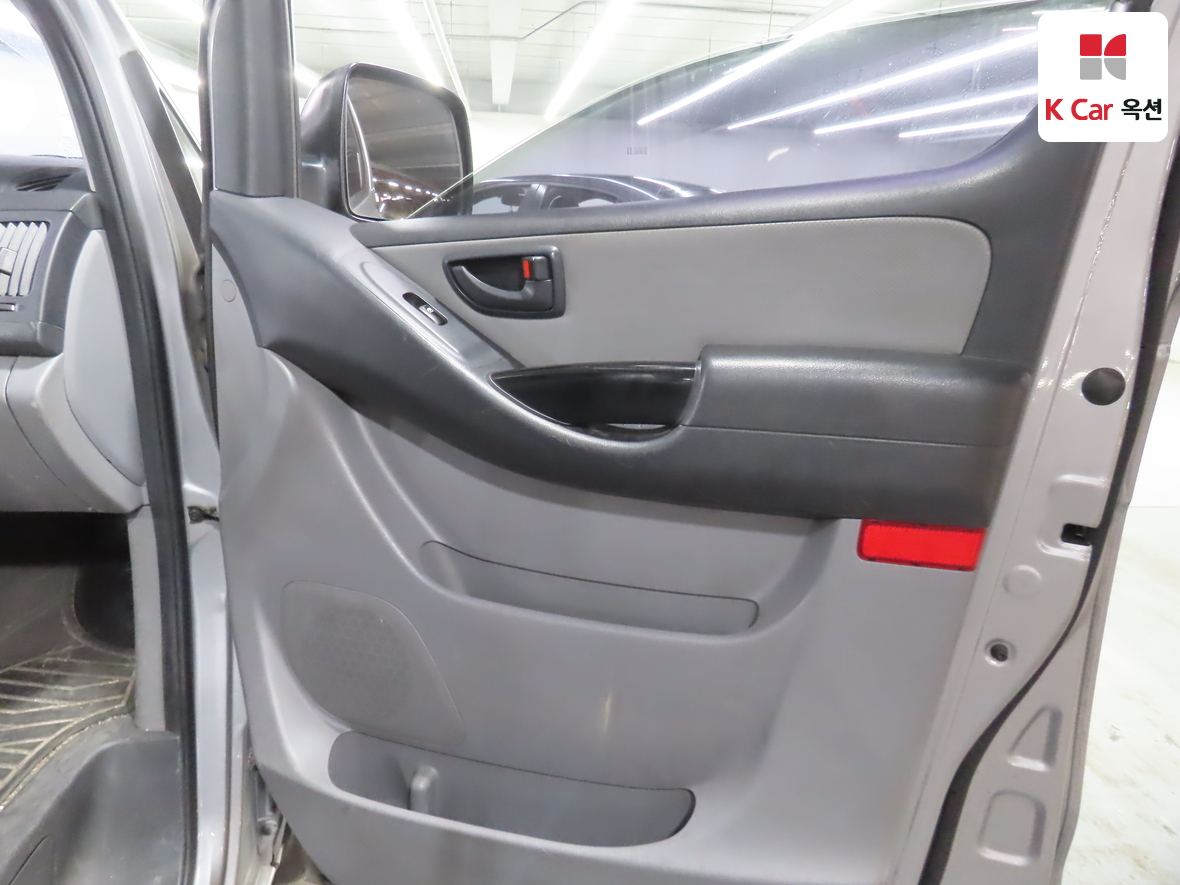 Hyundai Grand Starex 2017 - Image 27